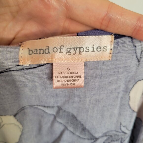 Band of Gypsies Floral Indigo Blue Tie Front Flutter Short Sleeve Romper Small - Picture 11 of 14